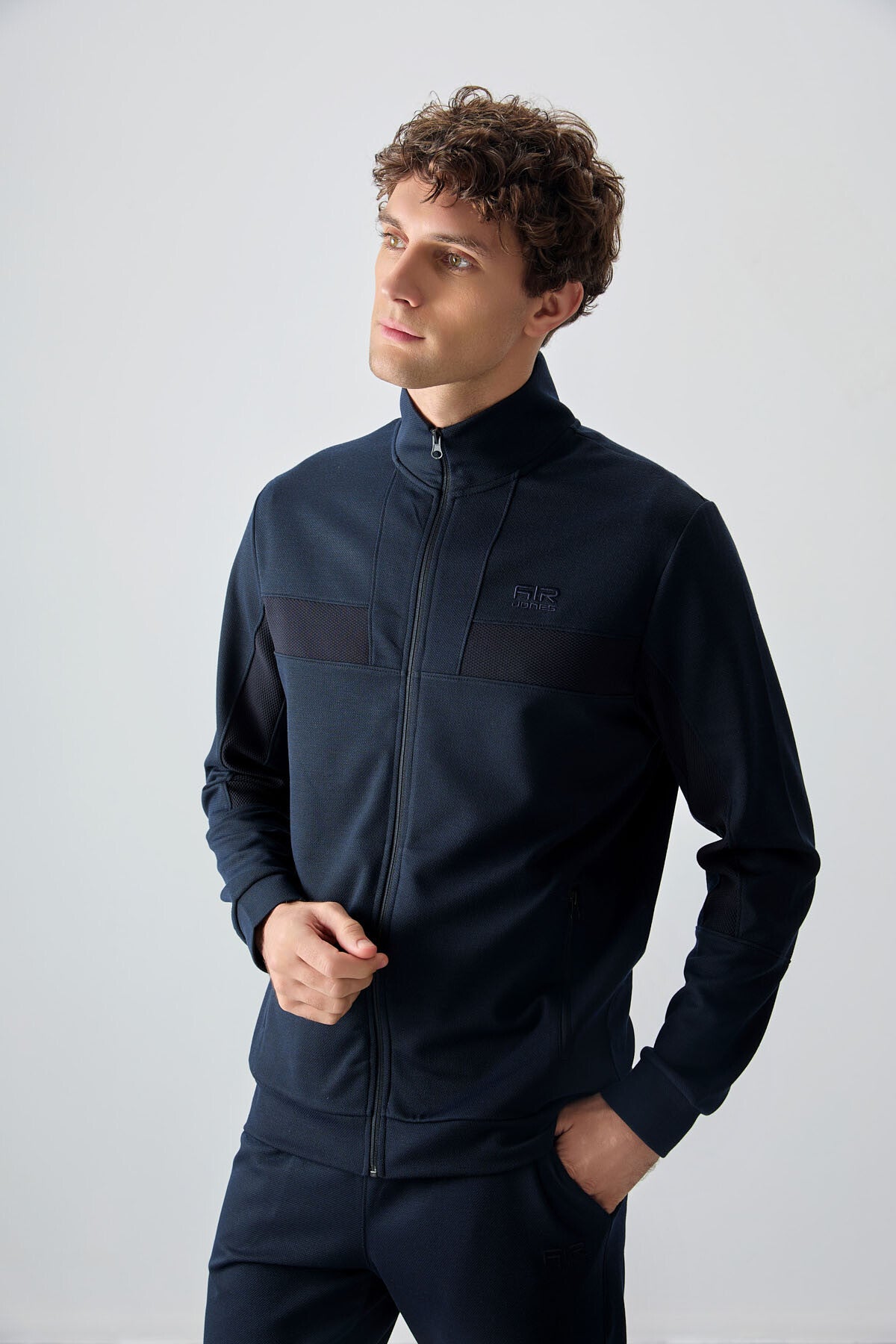 <tc>Ensemble de survêtement pour homme en bleu marine avec surface texturée, à coupe standard et broderie - 85248</tc>