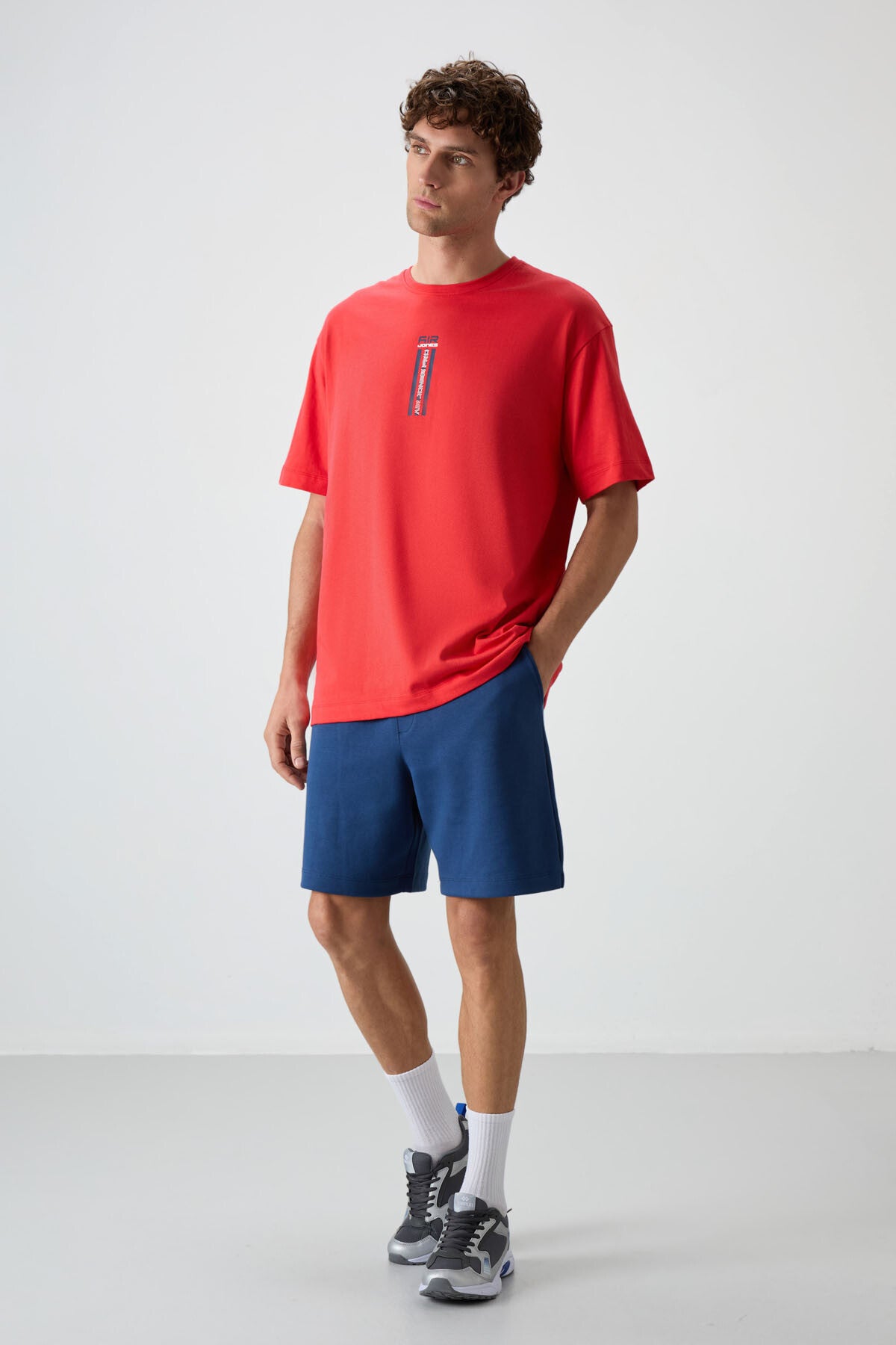 %100 pamuk kalin yumuşak dokulu oversize fit baskili erkek t-shirt - 88360 - Justyol