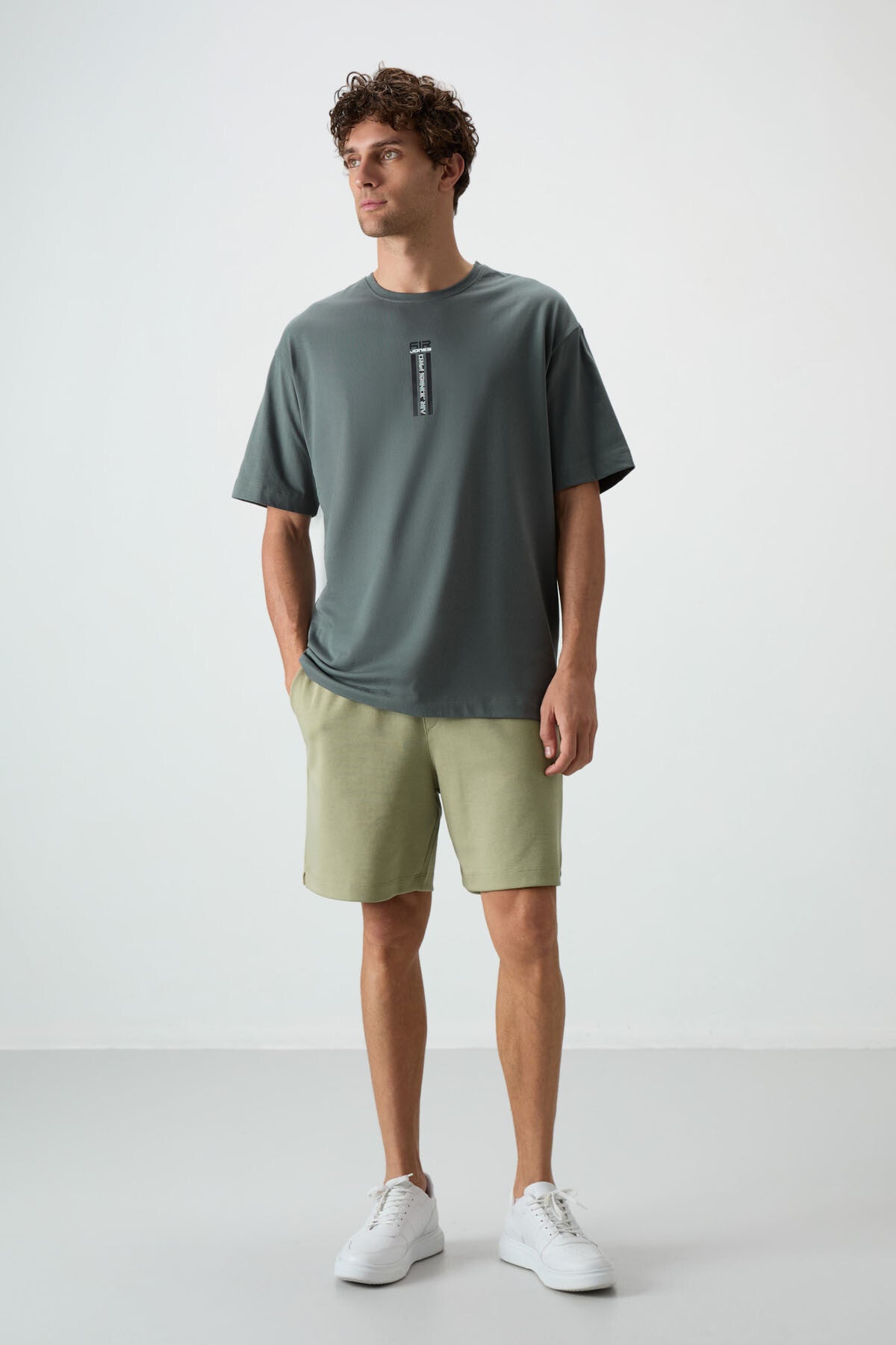 %100 pamuk kalin yumuşak dokulu oversize fit baskili erkek t-shirt - 88360 - Justyol