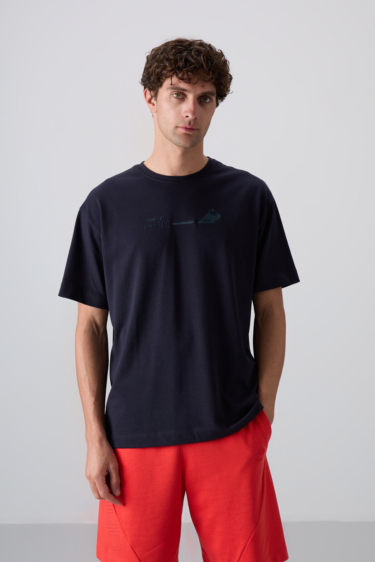 T-shirt homme oversize en coton doux – design imprimé moderne - 88330