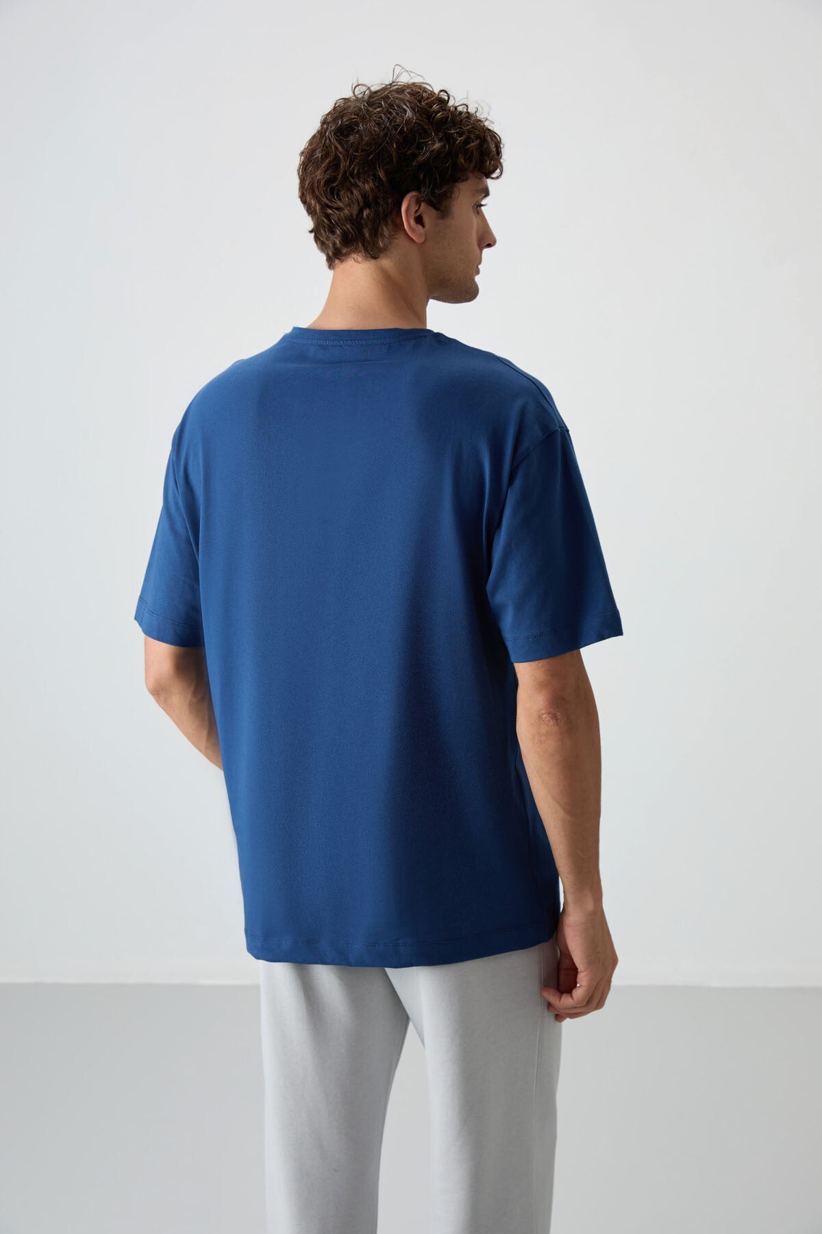 %100 pamuk kalin yumuşak dokulu oversize fit baskili erkek t-shirt - 88360 - Justyol