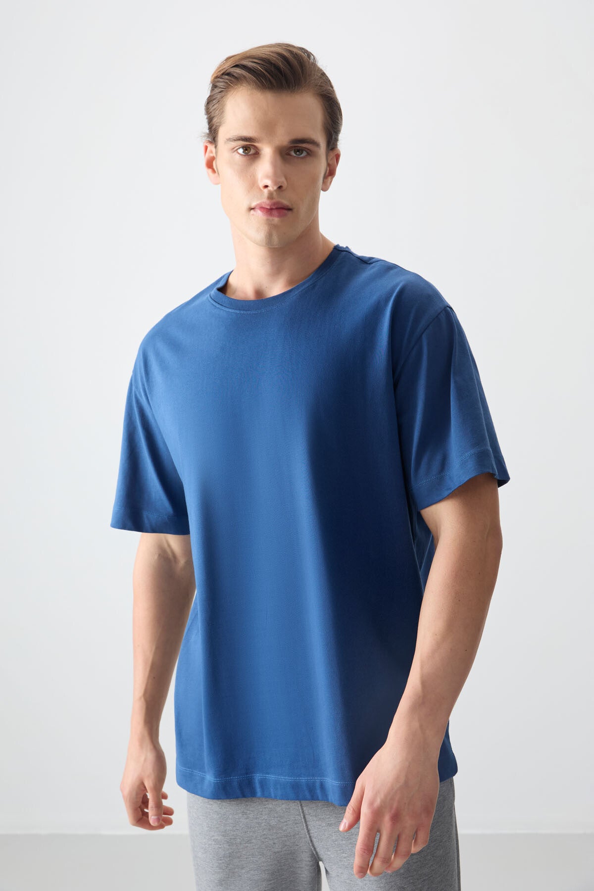 %100 pamuk kalin yumuşak dokulu oversize fit basic erkek t-shirt - 88353 - Justyol