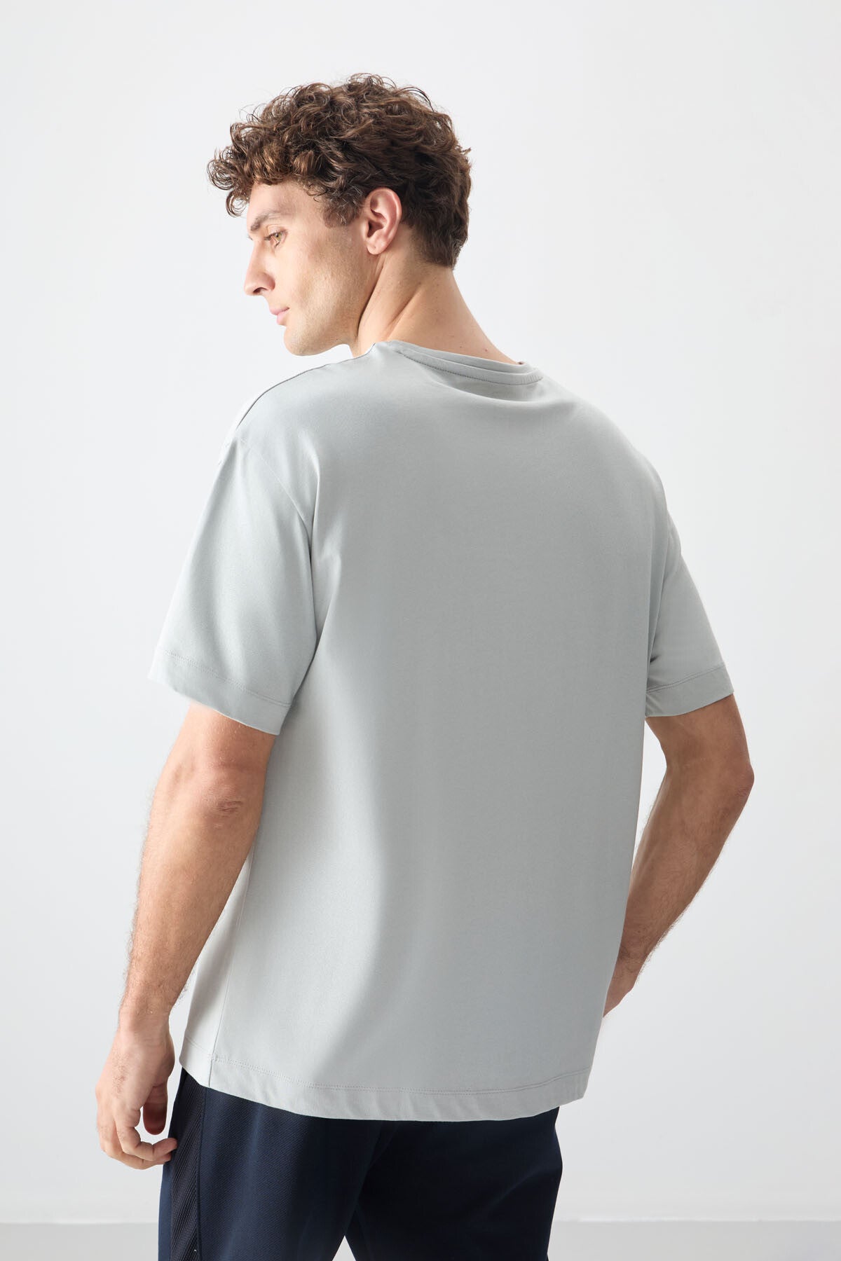 %100 pamuk kalin yumuşak dokulu oversize fit basic erkek t-shirt - 88353 - Justyol