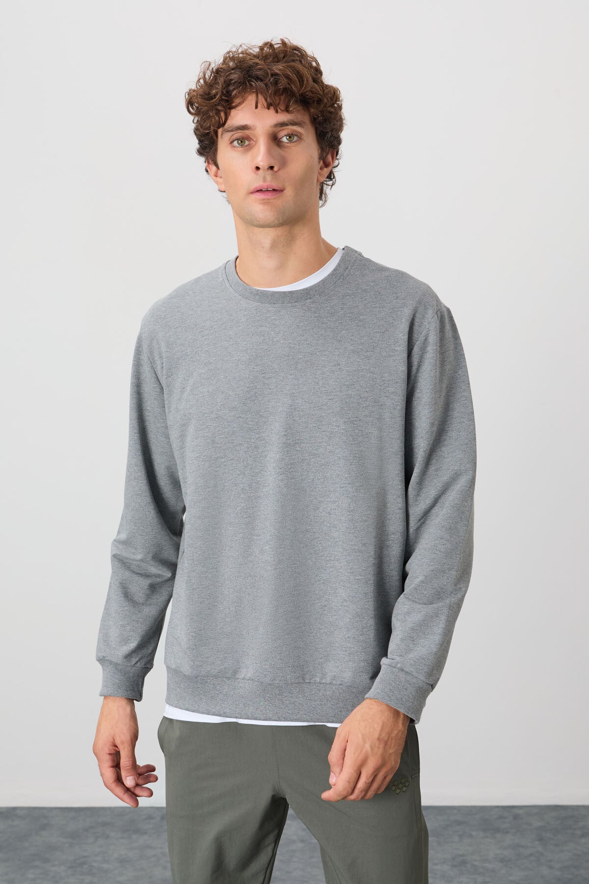 pamuk yumuşak dokulu standart fit basic erkek sweatshirt - 88363