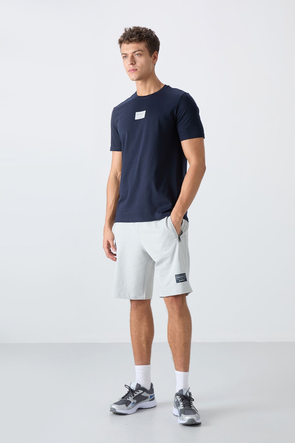 <tc>ensemble pour homme en coton à texture douce, avec shorts noir et blanc, coupe standard avec impression - 85243</tc>