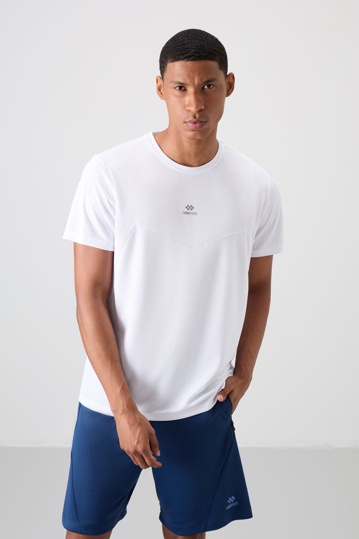 <tc>T-shirt de Performance Homme en Polyester à Texture Respirante, Fine, Élastique et Coupe Standard - 88391</tc>