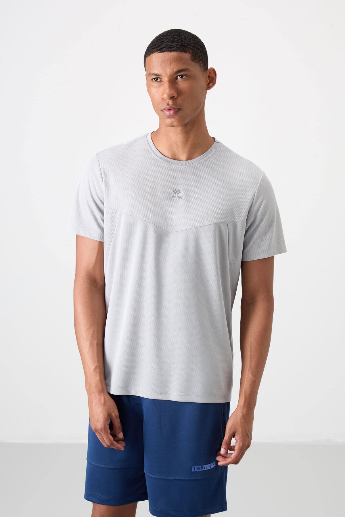 <tc>T-shirt de Performance Homme en Polyester à Texture Respirante, Fine, Élastique et Coupe Standard - 88391</tc>