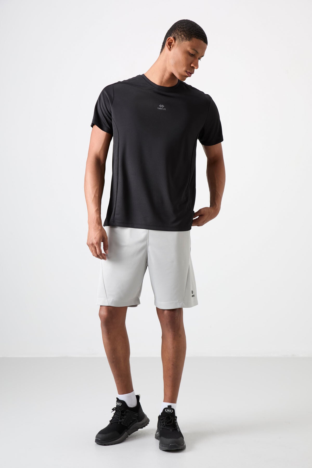 <tc>T-shirt de Performance Homme en Polyester à Texture Respirante, Fine, Élastique et Coupe Standard - 88390</tc>