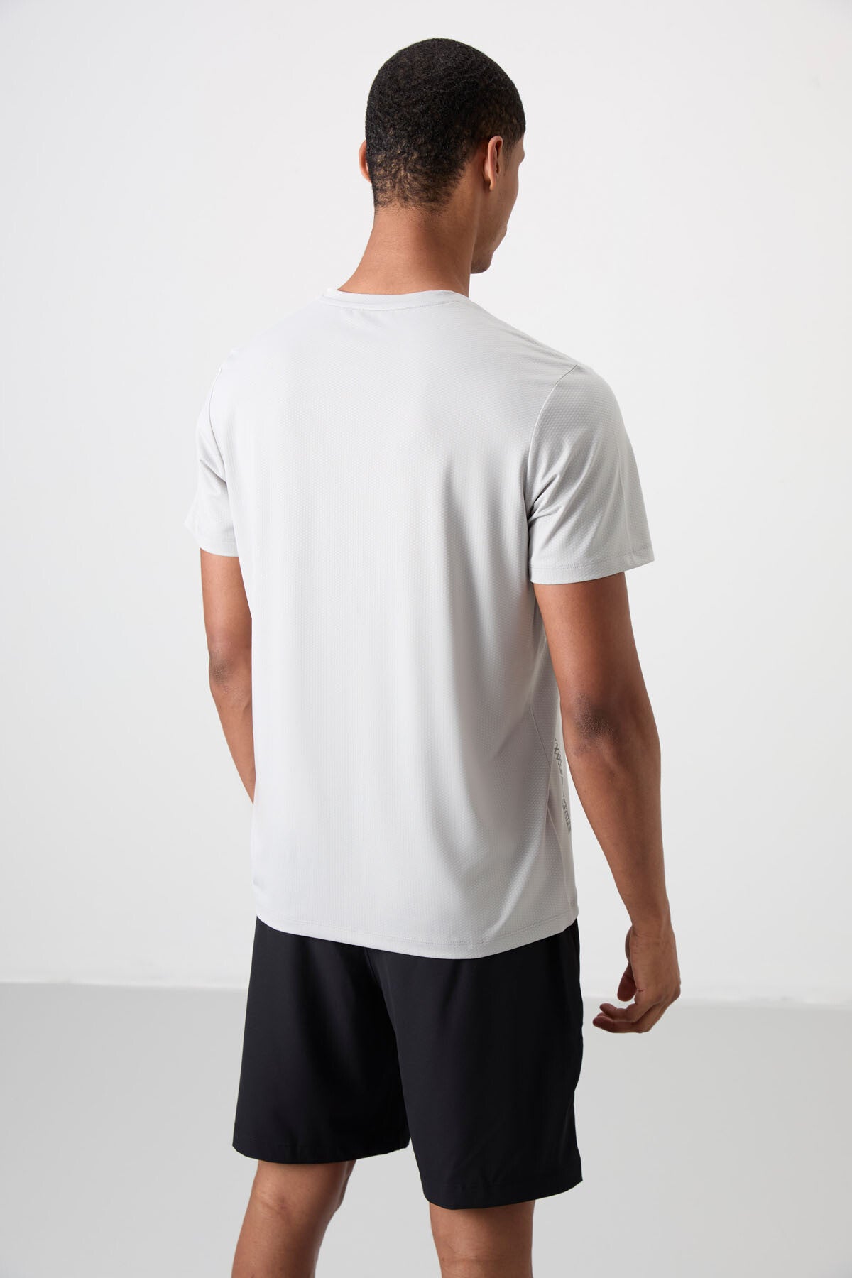 polyester nefes alan dokulu ince esnek standart fit erkek performans t-shirt - 88388 - Justyol