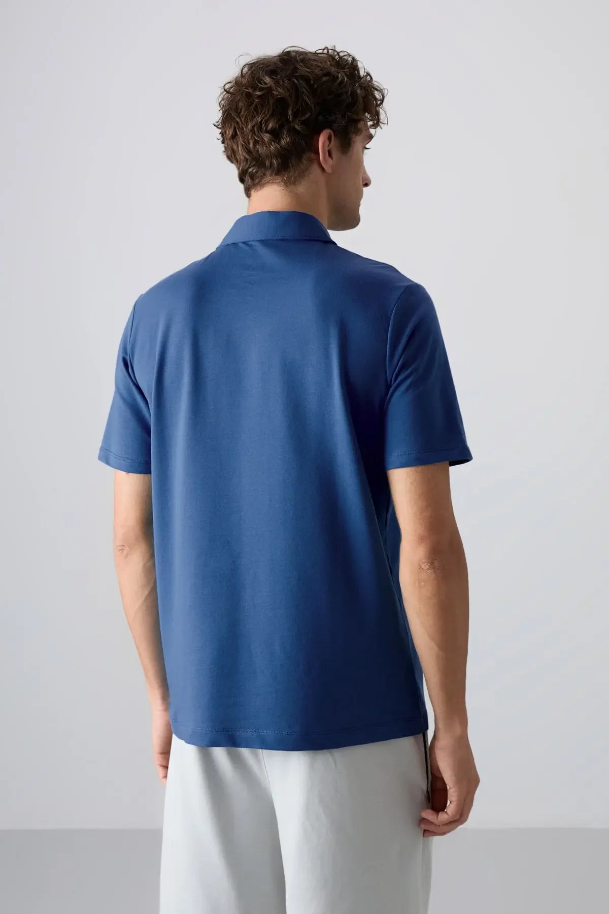 Polo homme en maille avec logo col polo coupe standard- 87748 - Justyol