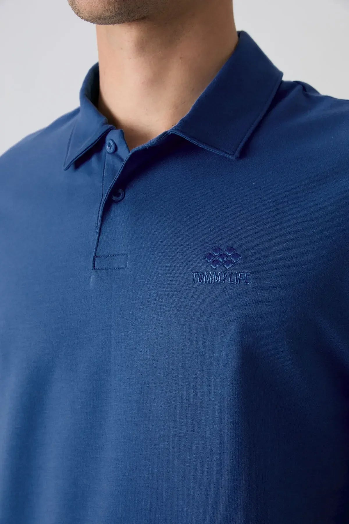 Polo homme en maille avec logo col polo coupe standard- 87748 - Justyol