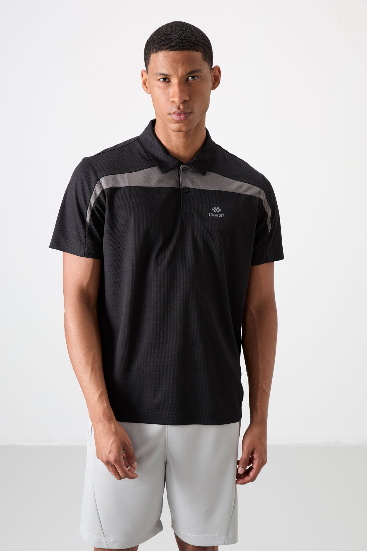 <tc>T-shirt de Performance Homme en Polyester à Texture Respirante, Fine, Élastique, Coupe Standard avec Col Polo - 88392</tc>