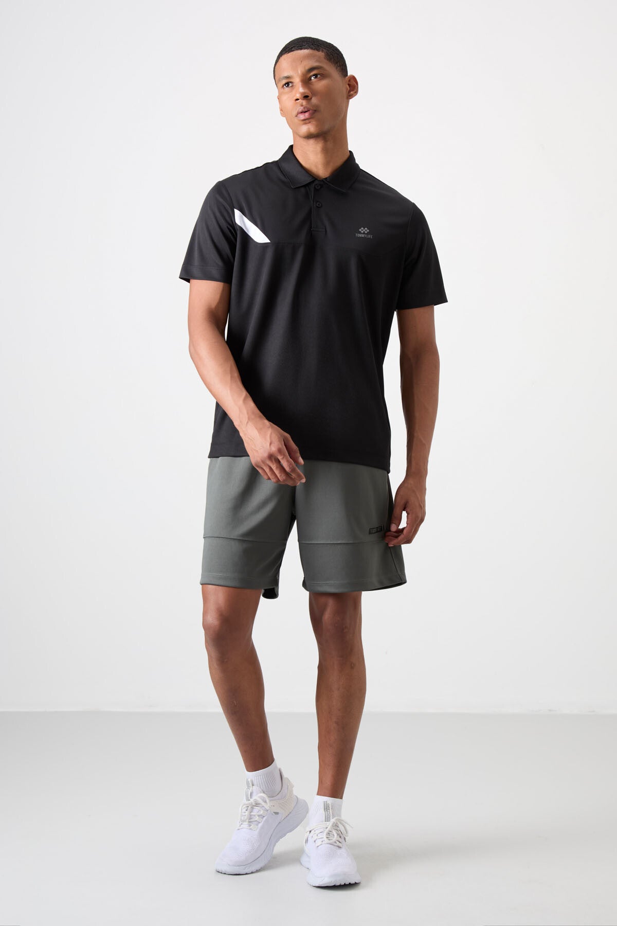 <tc>T-shirt de Performance Homme en Polyester à Texture Respirante, Fine, Élastique, Coupe Standard avec Col Polo - 88402</tc>