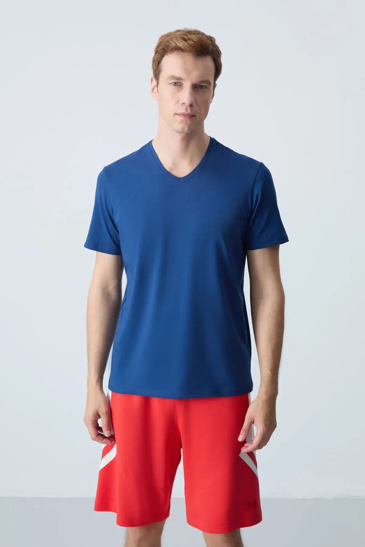 T-shirt homme basique col V manches courtes coupe standard- 87912 - Justyol