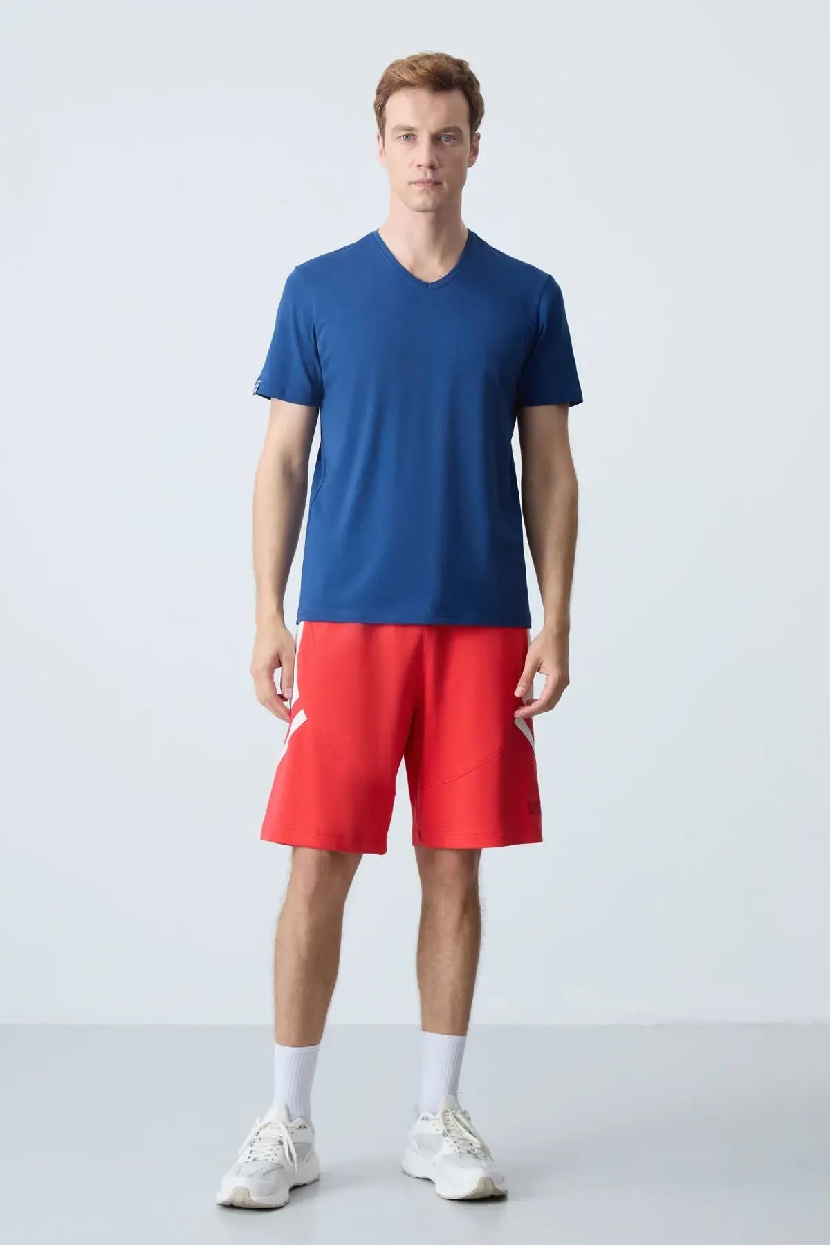 T-shirt homme basique col V manches courtes coupe standard- 87912 - Justyol