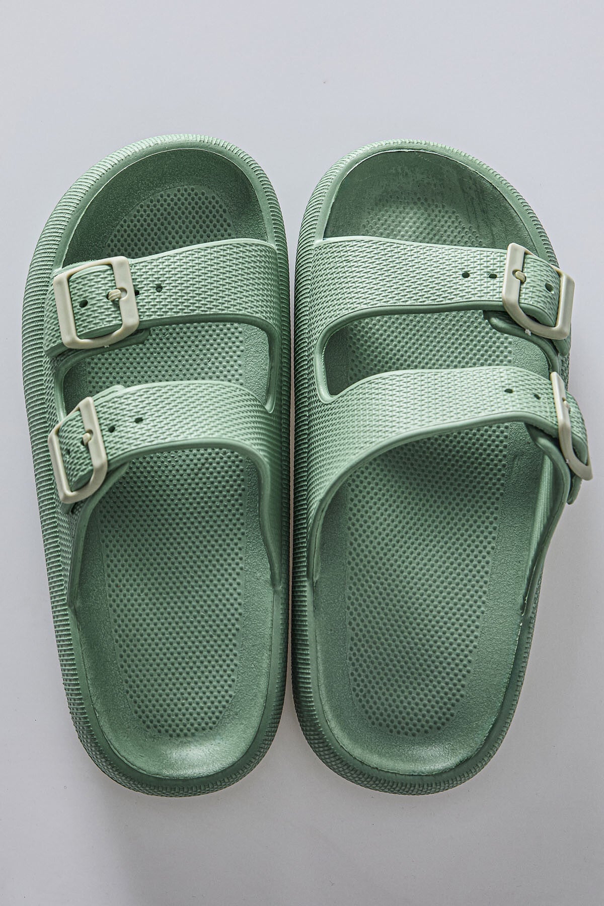 yüksek tabanli çift tokali erkek terlik - 89302 - Justyol