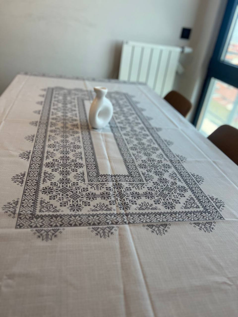 Nappe en tissu polyester imprimé à motifs kilim (140 × 180 cm)