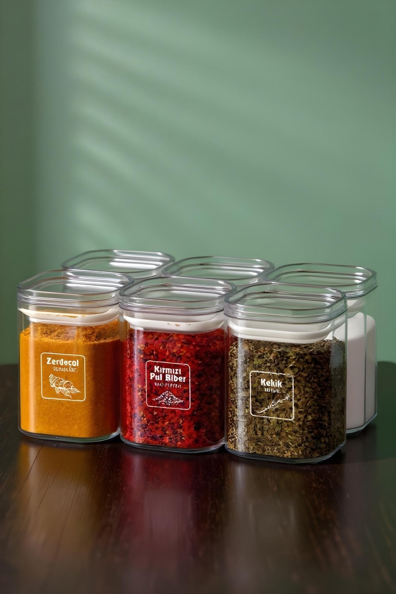 Etiketli 6'li Akrilik Vakumlu Kare Baharatlık Seti 200 ml - Sızdırmaz Kapaklı Baharatlık Takımı - Justyol