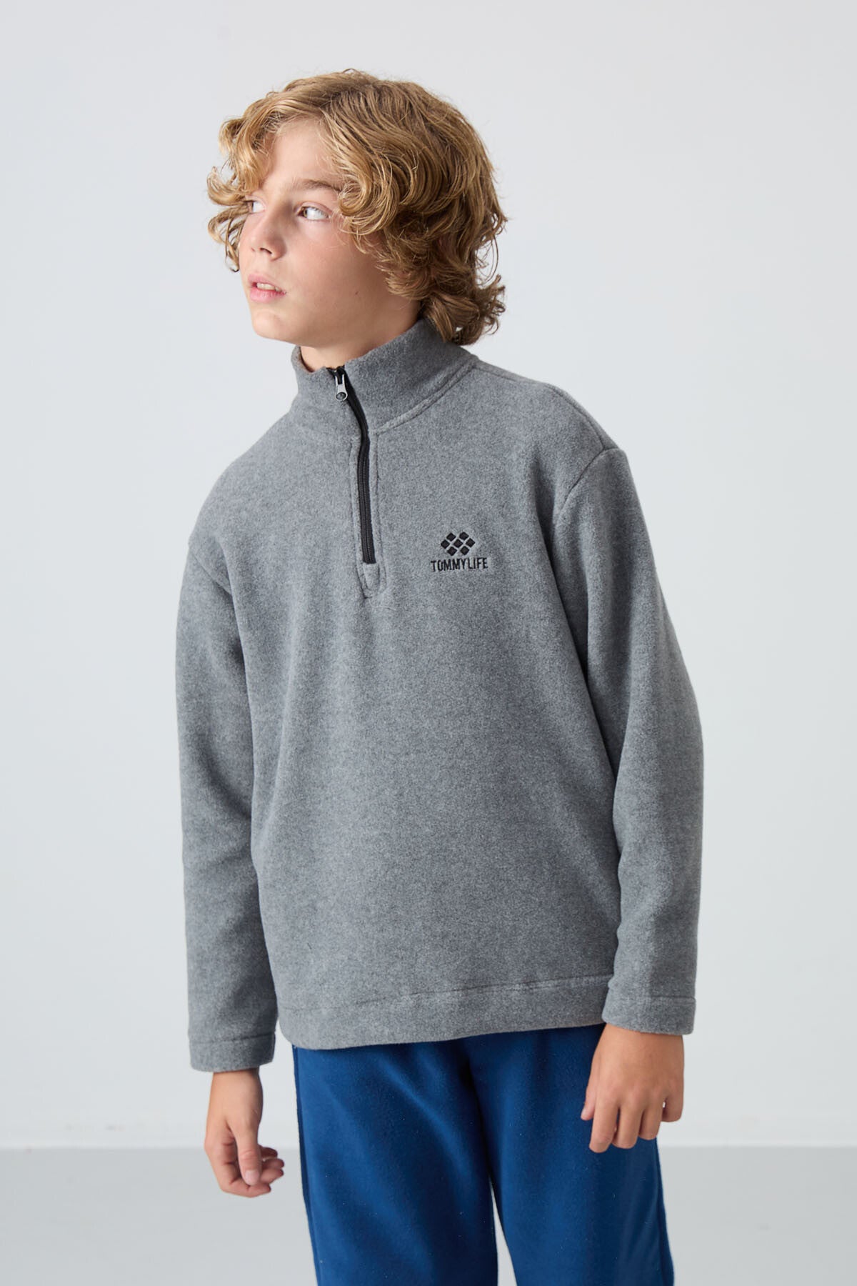 <tc>Sweatshirt Garçon en Polaire Épaisse à Texture Douce, Brodé et Coupe Standard - 11221</tc>