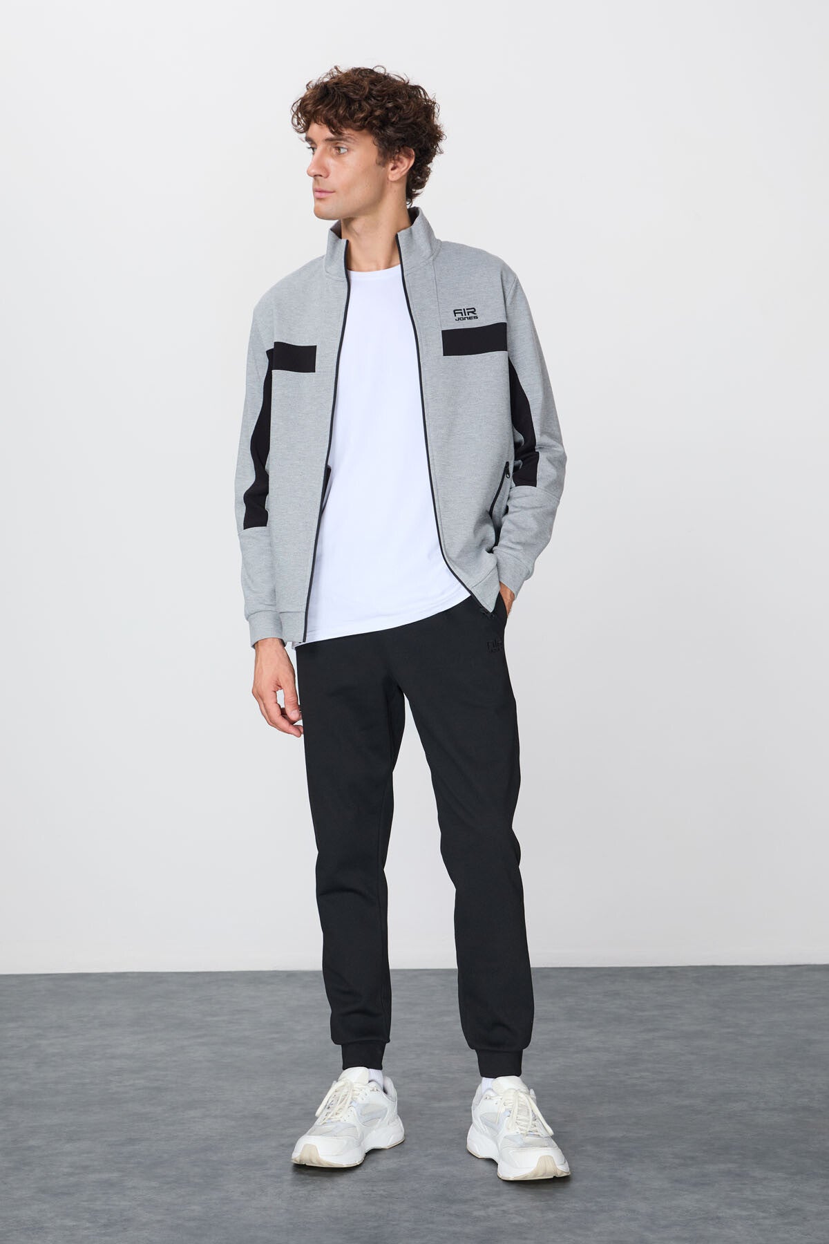 <tc>Ensemble de Survêtement Homme Gris Chiné-Noir à Surface Texturée, Brodé et Coupe Standard - 85248</tc>