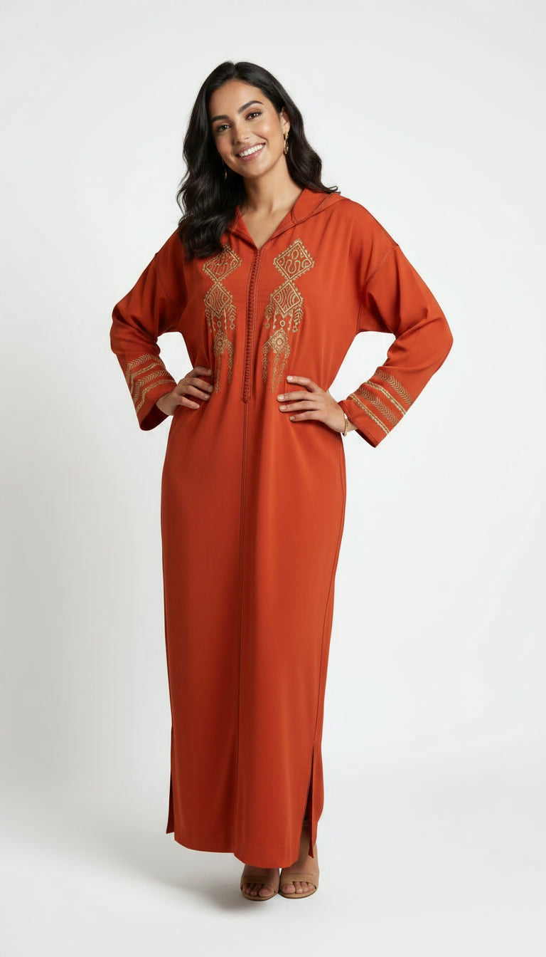 Djellaba en Crêpe de Soie Makhzania
 – Broderie Dorée