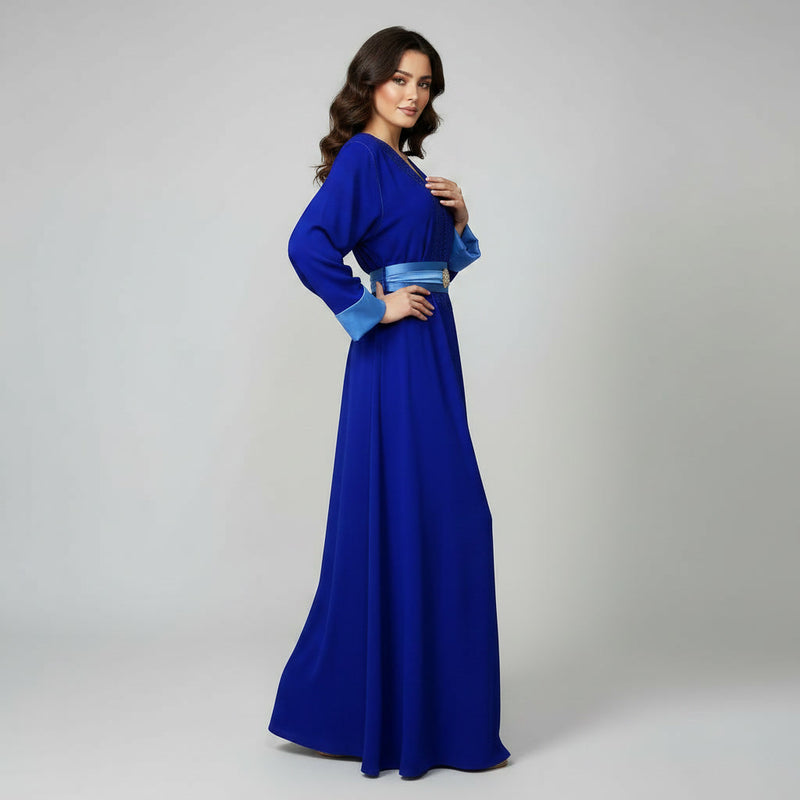 Caftan Moderne avec Ceinture Assortie & Broderies Poitrine