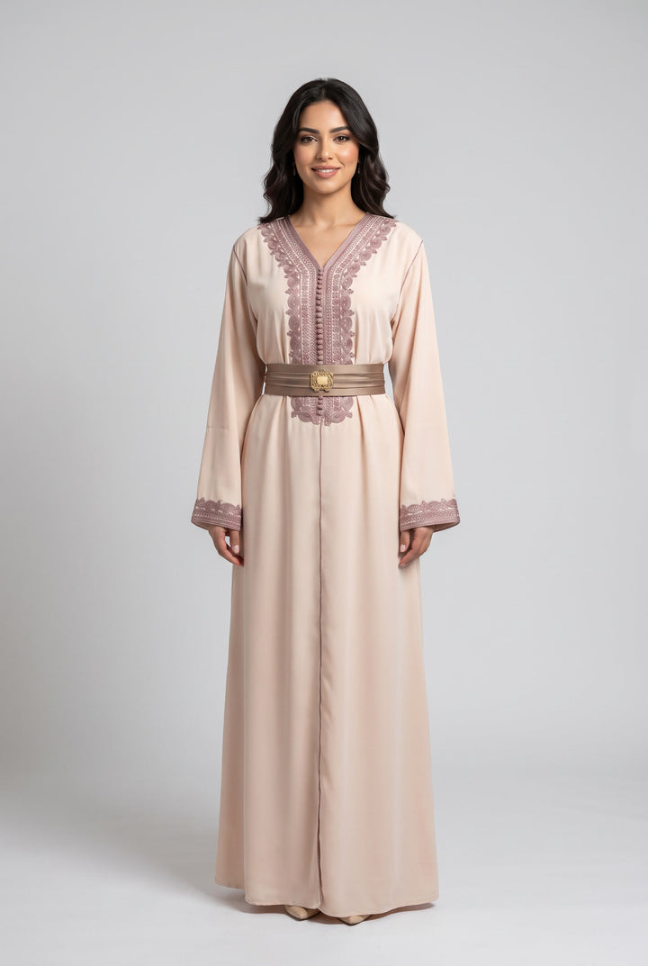 Caftan Moderne avec Ceinture Assortie & Broderies Poitrine