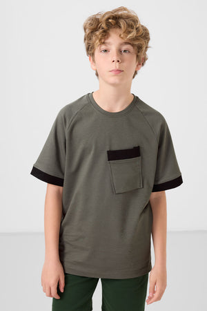pamuklu yumuşak dokulu oversize cep detayli erkek çocuk t-shirt - 11295 - Justyol