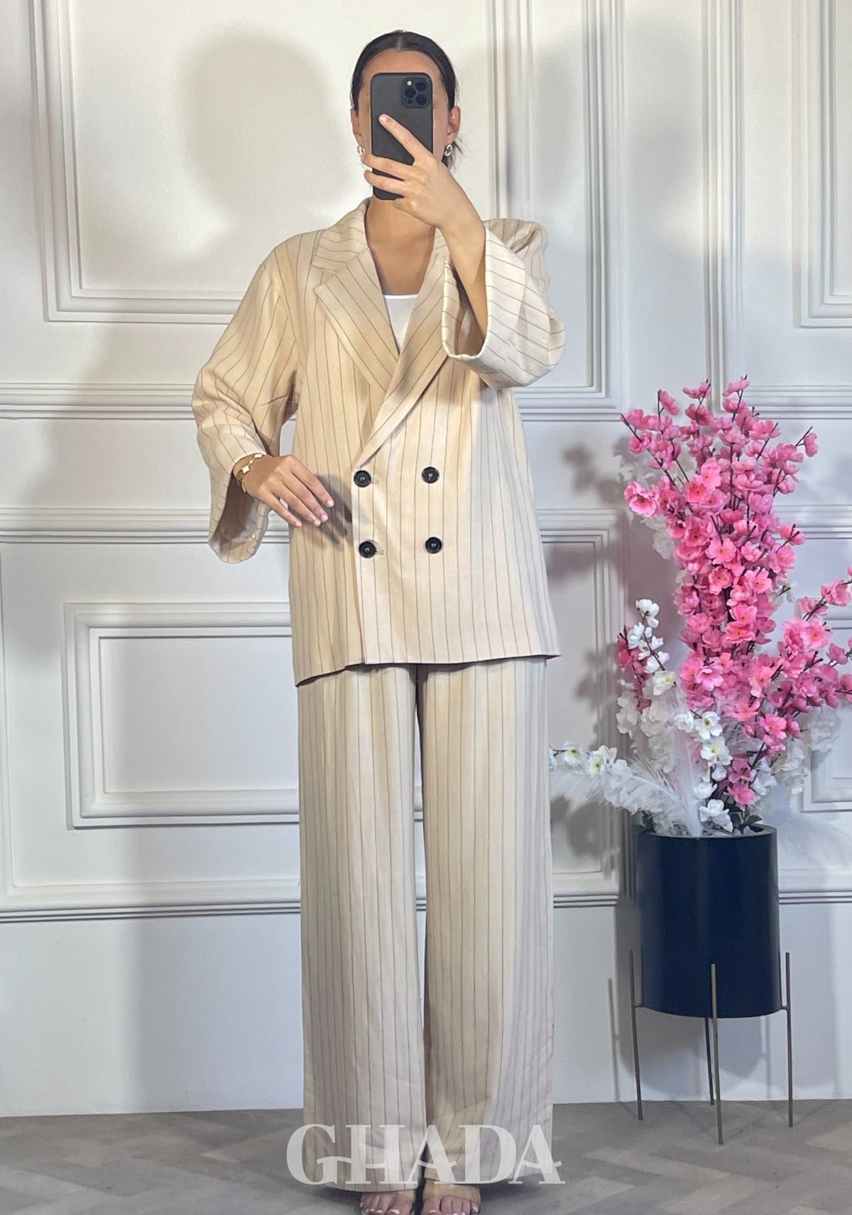 ENSEMBLE TAILLEUR A RAYURES - BEIGE FONCE vue de face - ensemble femme - GHADA FASHION