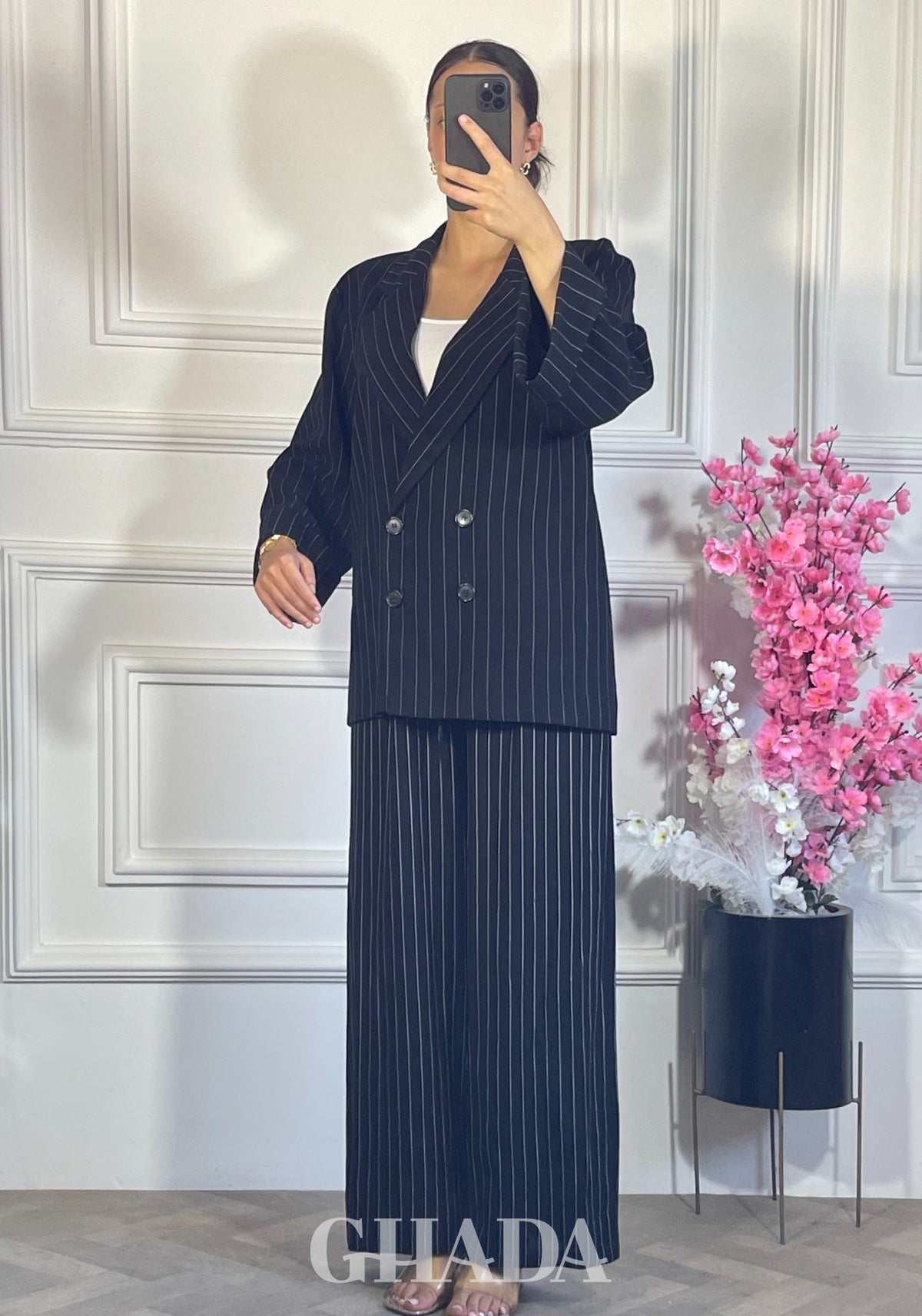 ENSEMBLE TAILLEUR A RAYURES - NOIR vue de face - ensemble femme - GHADA FASHION