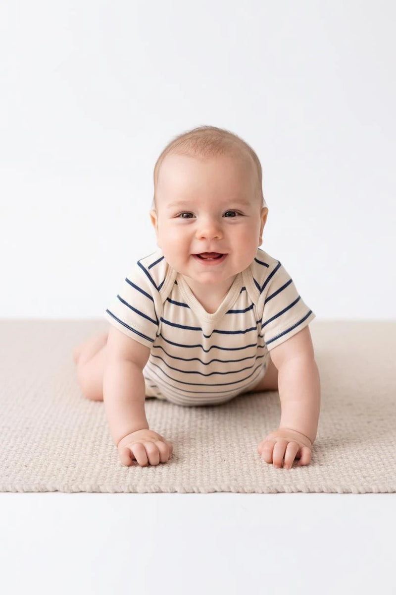 Body Bébé à Manches Courtes en Jersey Rayé avec Boutons-Pression