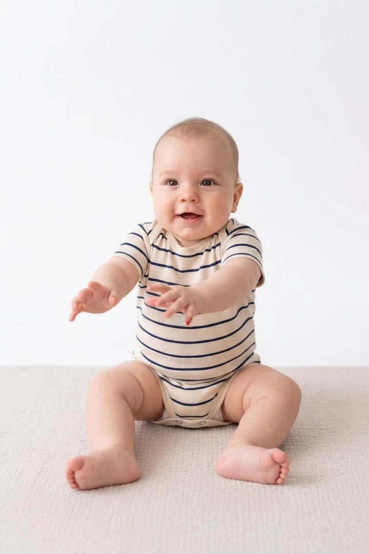 Body Bébé à Manches Courtes en Jersey Rayé avec Boutons-Pression