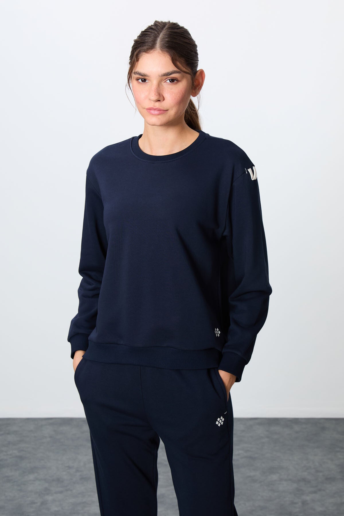 <tc>Ensemble de survêtement pour femme en indigo, en coton compact épais avec texture lisse, col rond, coupe oversize - 95341</tc>