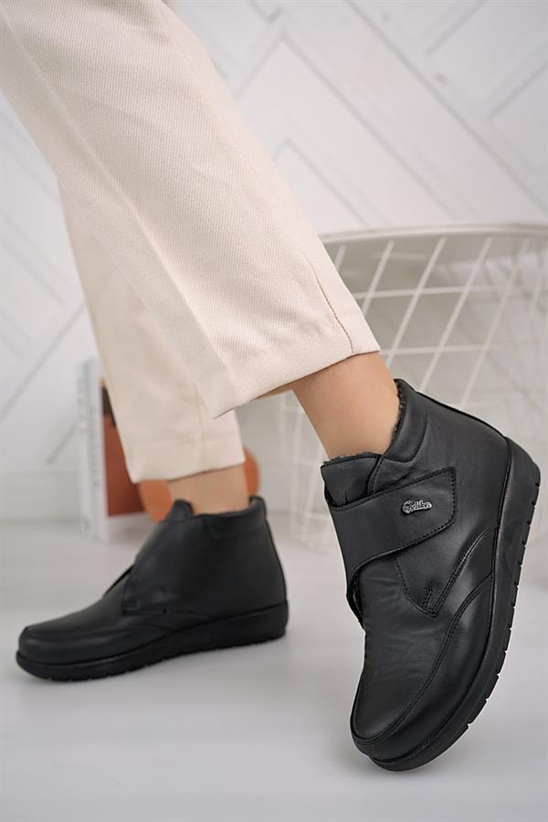 <tc>aymood Bottes pour femme à velcro, doublées en fourrure, en cuir véritable, confortables et pratiques pour les mamans</tc>