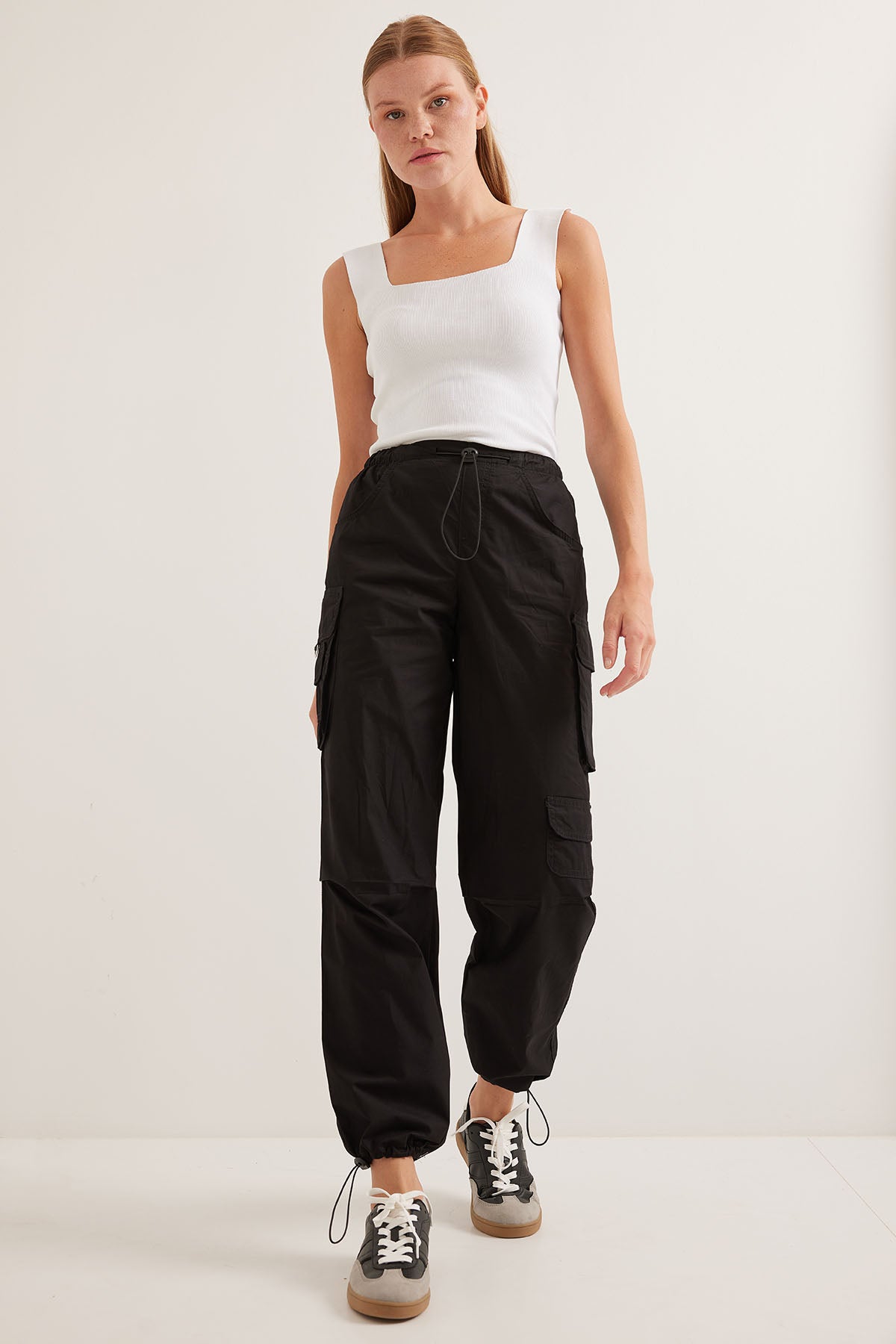 <tc>Pantalon cargo femme avec poches 6655</tc>