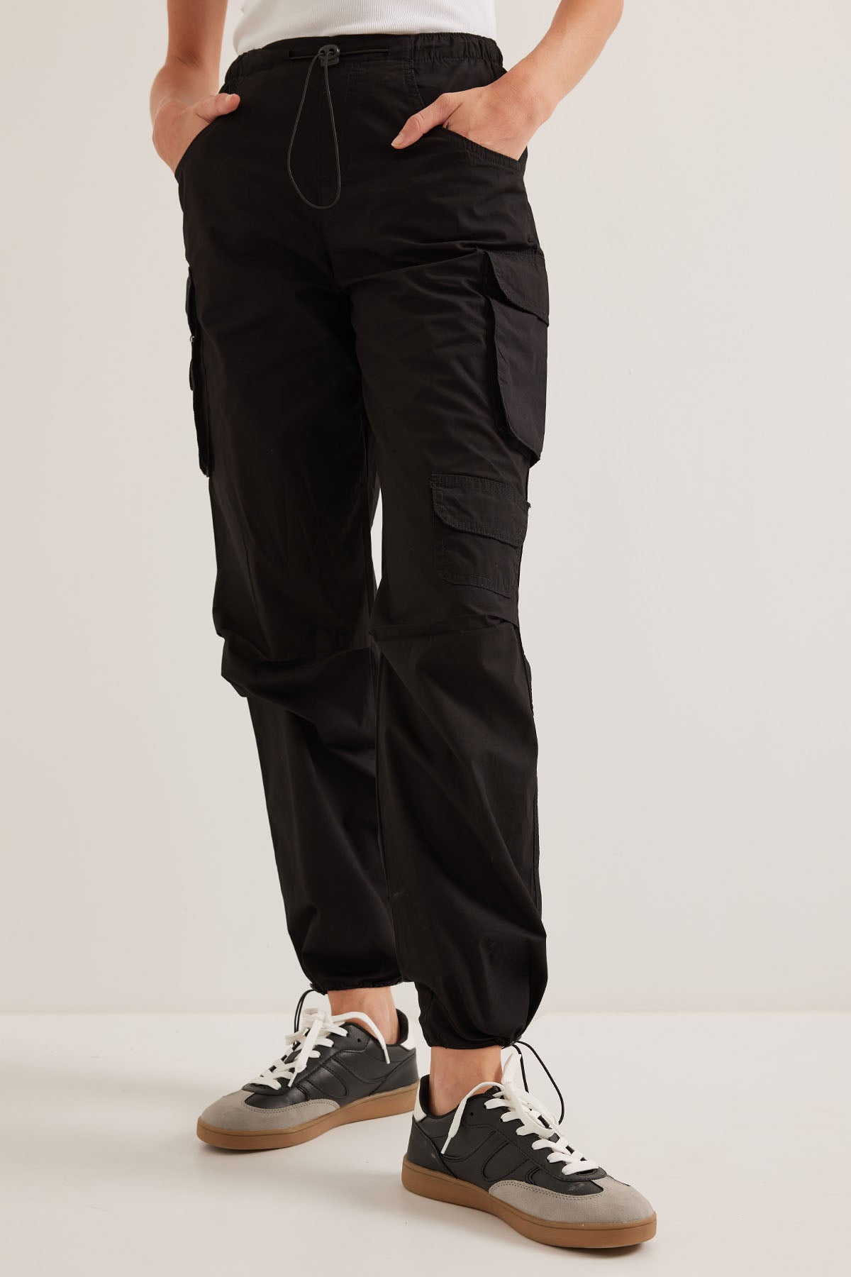 <tc>Pantalon cargo femme avec poches 6655</tc>