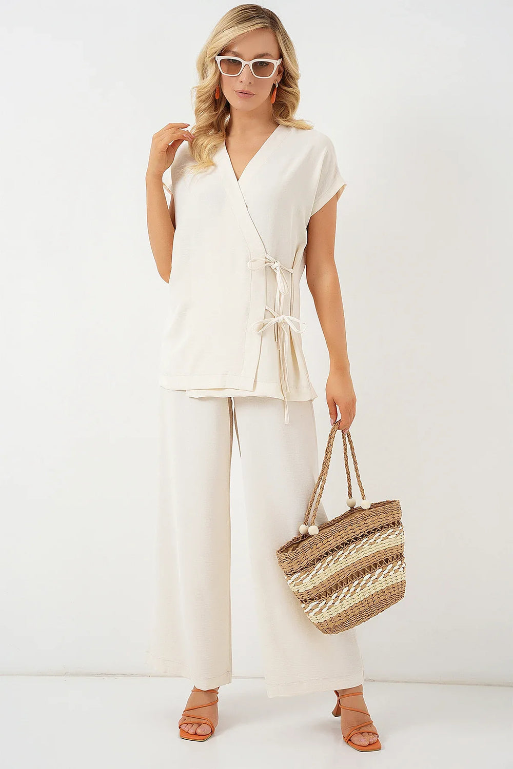 Ensemble femme à manches courtes avec lacets en ayrobin 6741