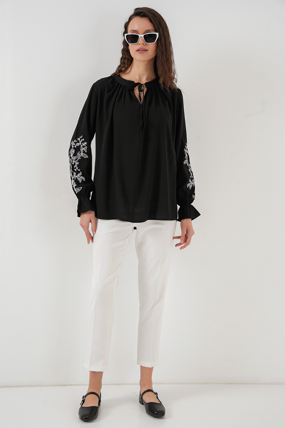 <tc>Blouse Femme Tricotée Brodée 941</tc>