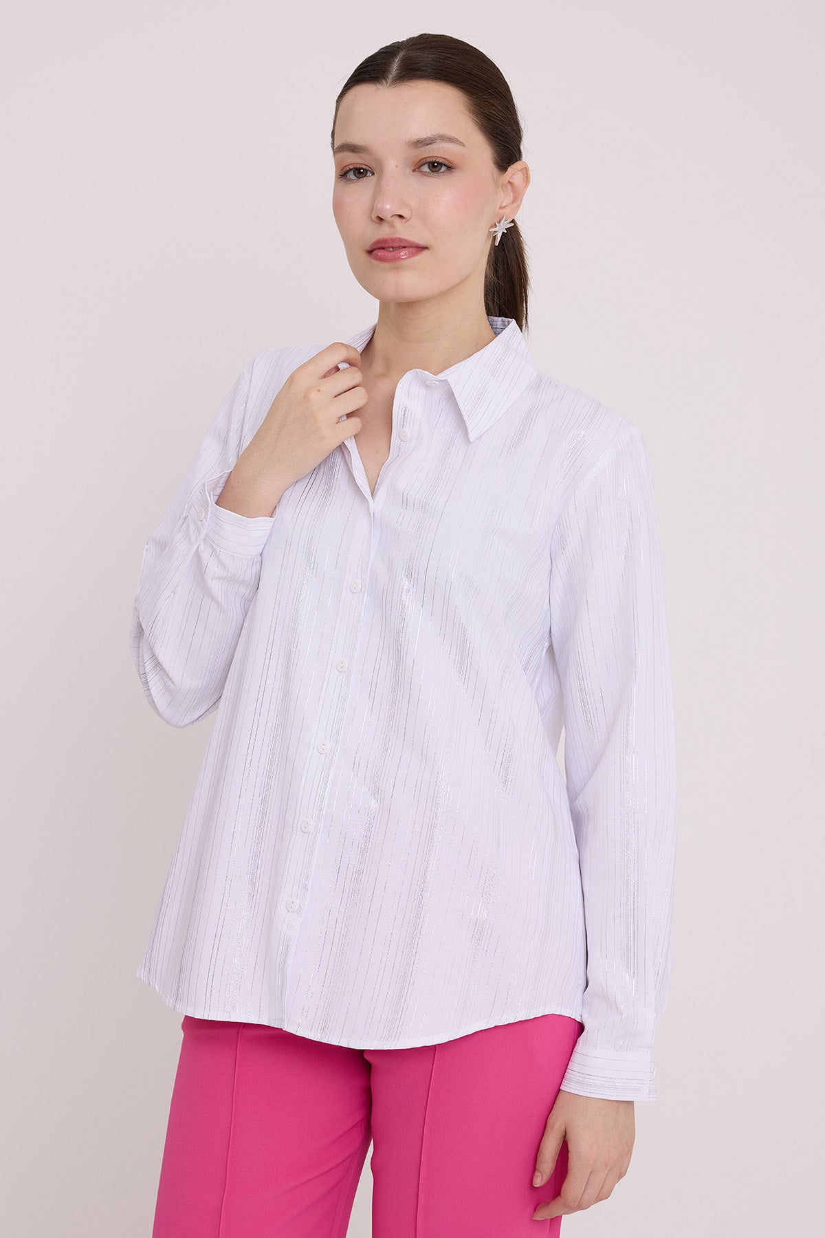 <tc>Chemise à motif en feuille d'argent pour femme 20253.</tc>