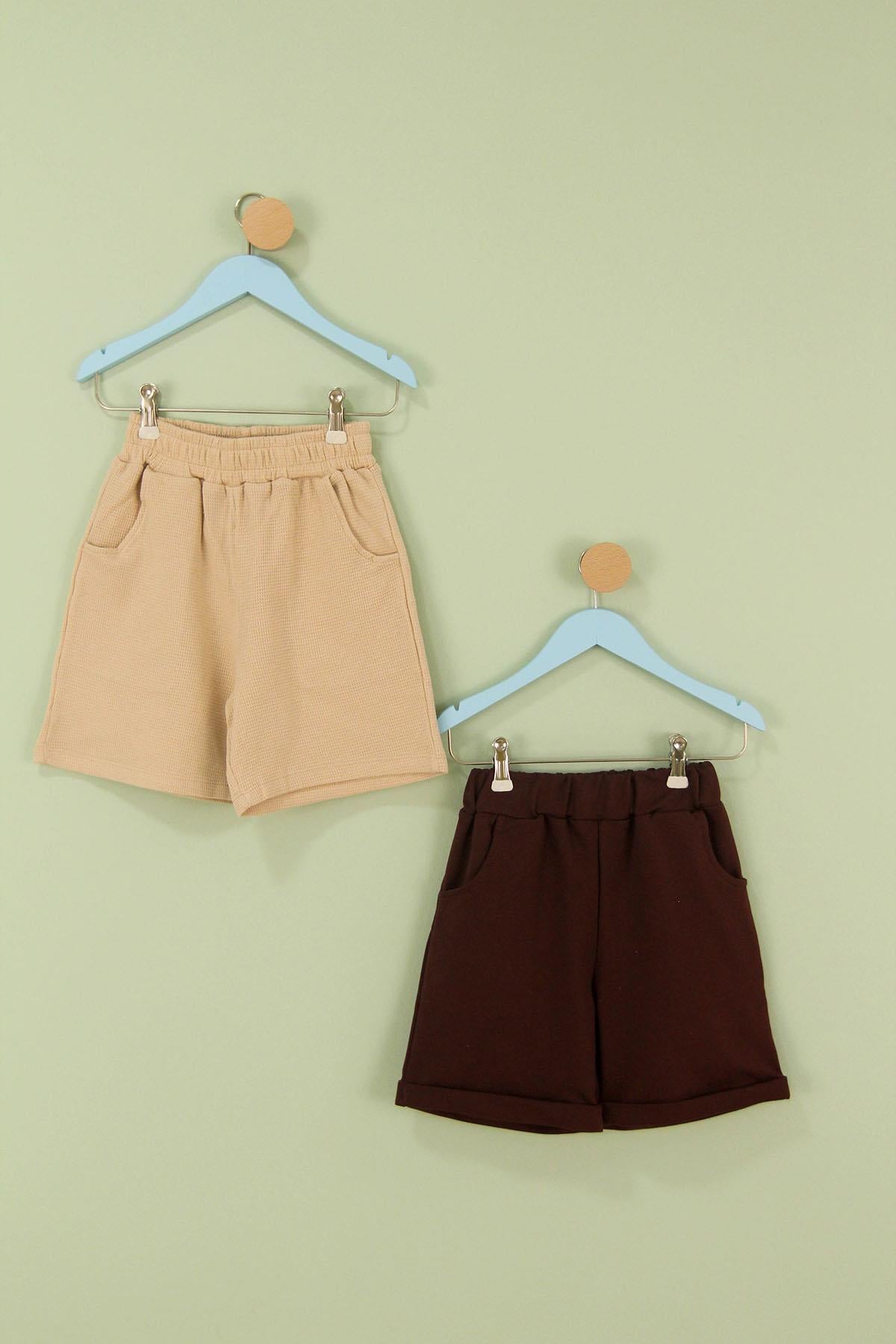 <tc>Ensemble garçon à deux pièces avec bermuda basic, couleur marron et beige</tc>