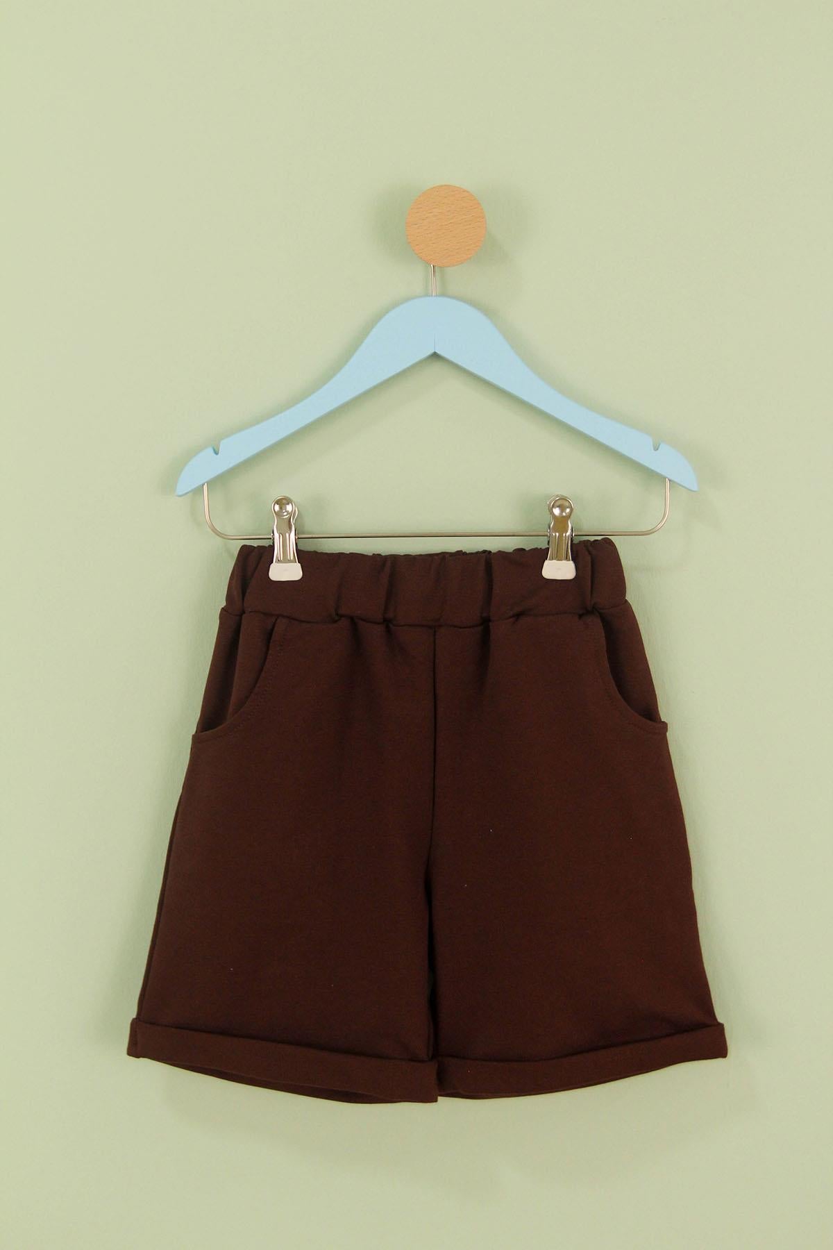 <tc>Ensemble garçon à deux pièces avec bermuda basic, couleur marron et beige</tc>