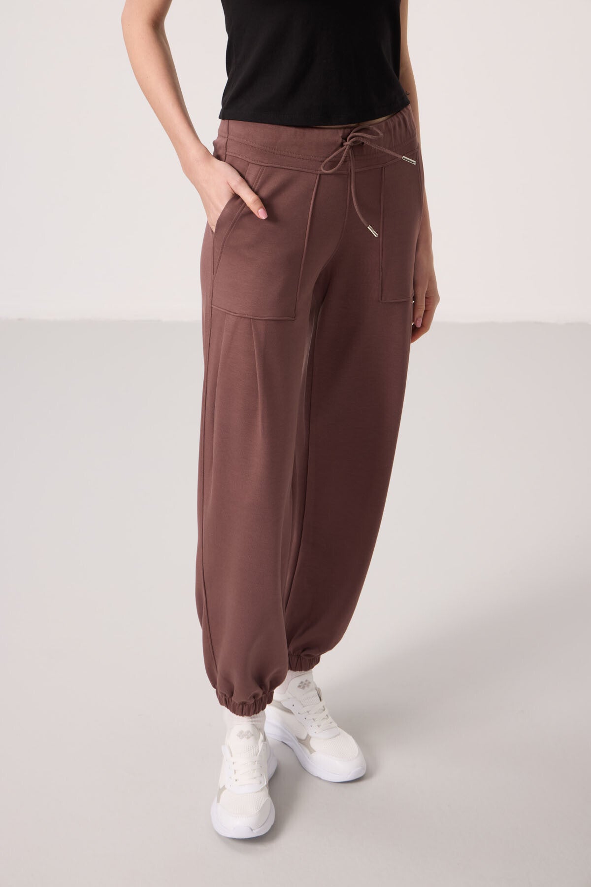 <tc>Pantalon femme coupe confortable avec détail de poches en tissu texturé doux - 94672</tc>