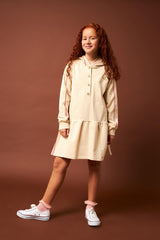 <tc>Robe fille avec capuche et détails de biais</tc>