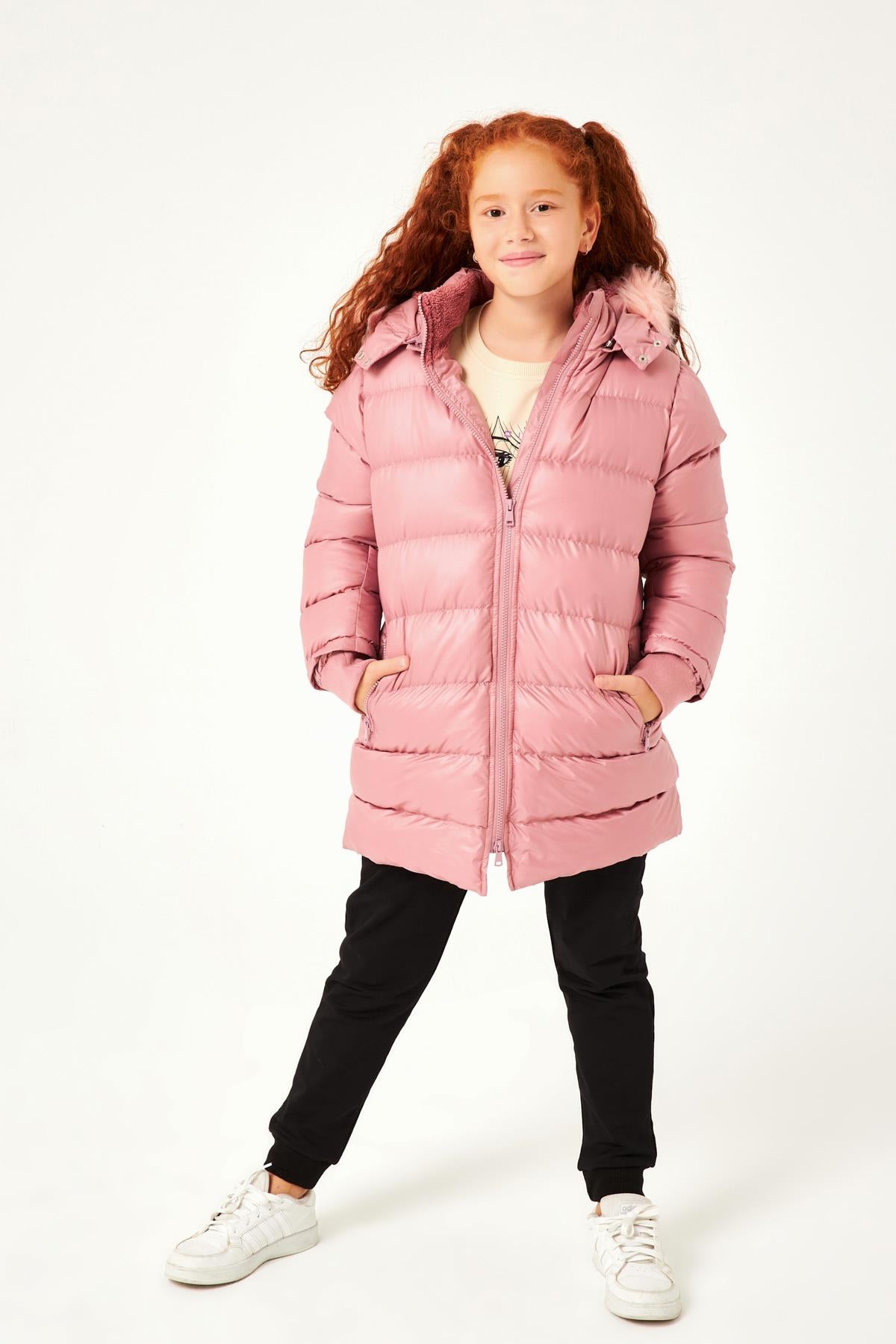 <tc>Manteau fille avec capuche en fourrure</tc>