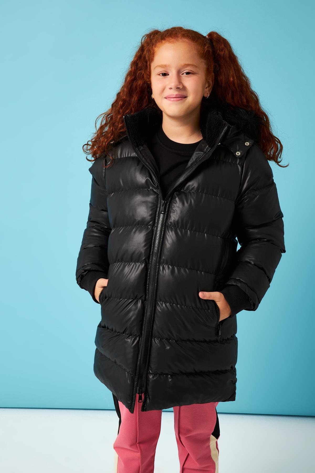 <tc>Manteau fille avec capuche en fourrure</tc>