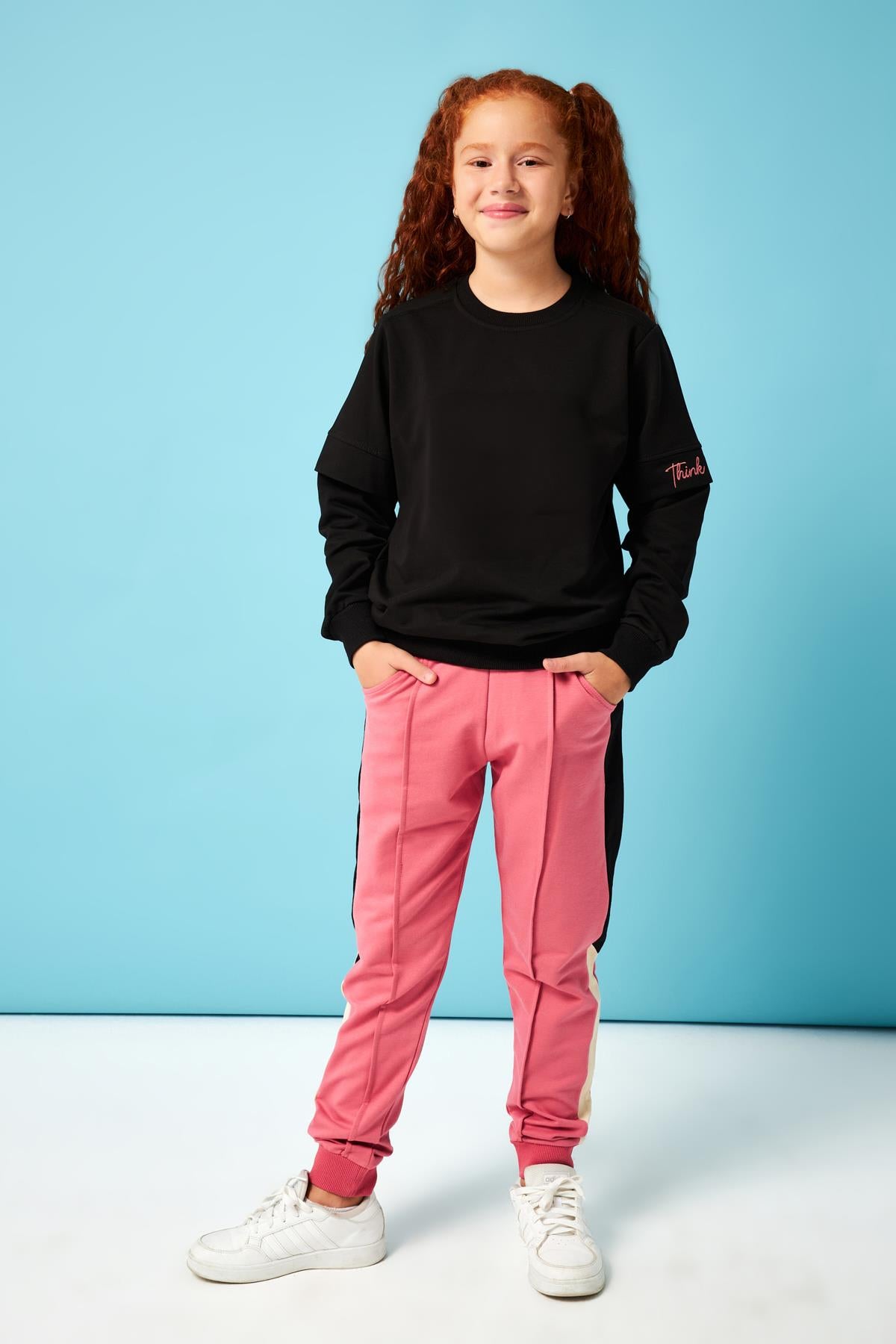 <tc>Sweatshirt fille avec broderie "Think Positive"</tc>