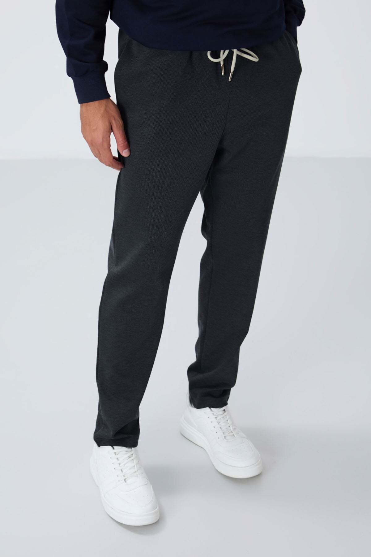 <tc>Pantalon de survêtement pour homme à coupe standard avec surface texturée - 82155</tc>