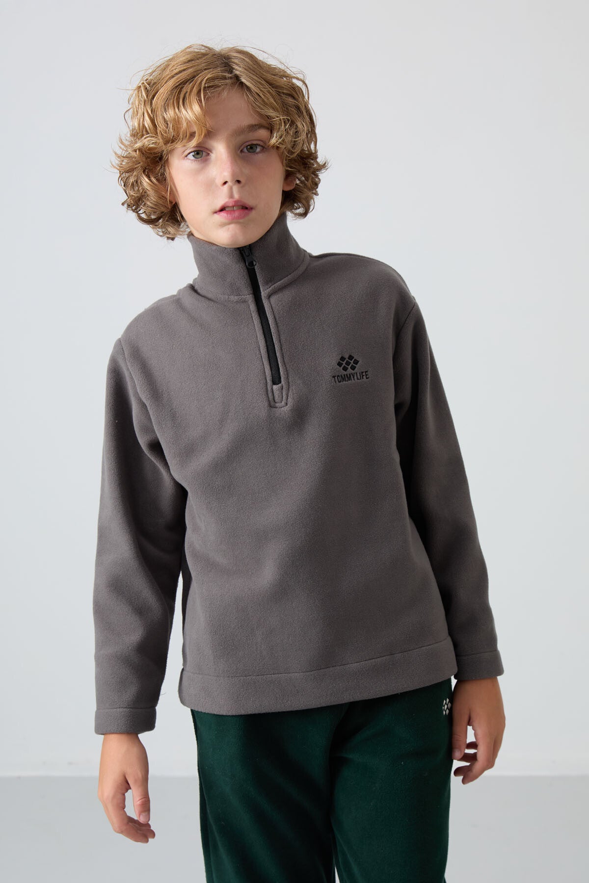 <tc>Sweatshirt Garçon en Polaire Épaisse à Texture Douce, Brodé et Coupe Standard - 11221</tc>