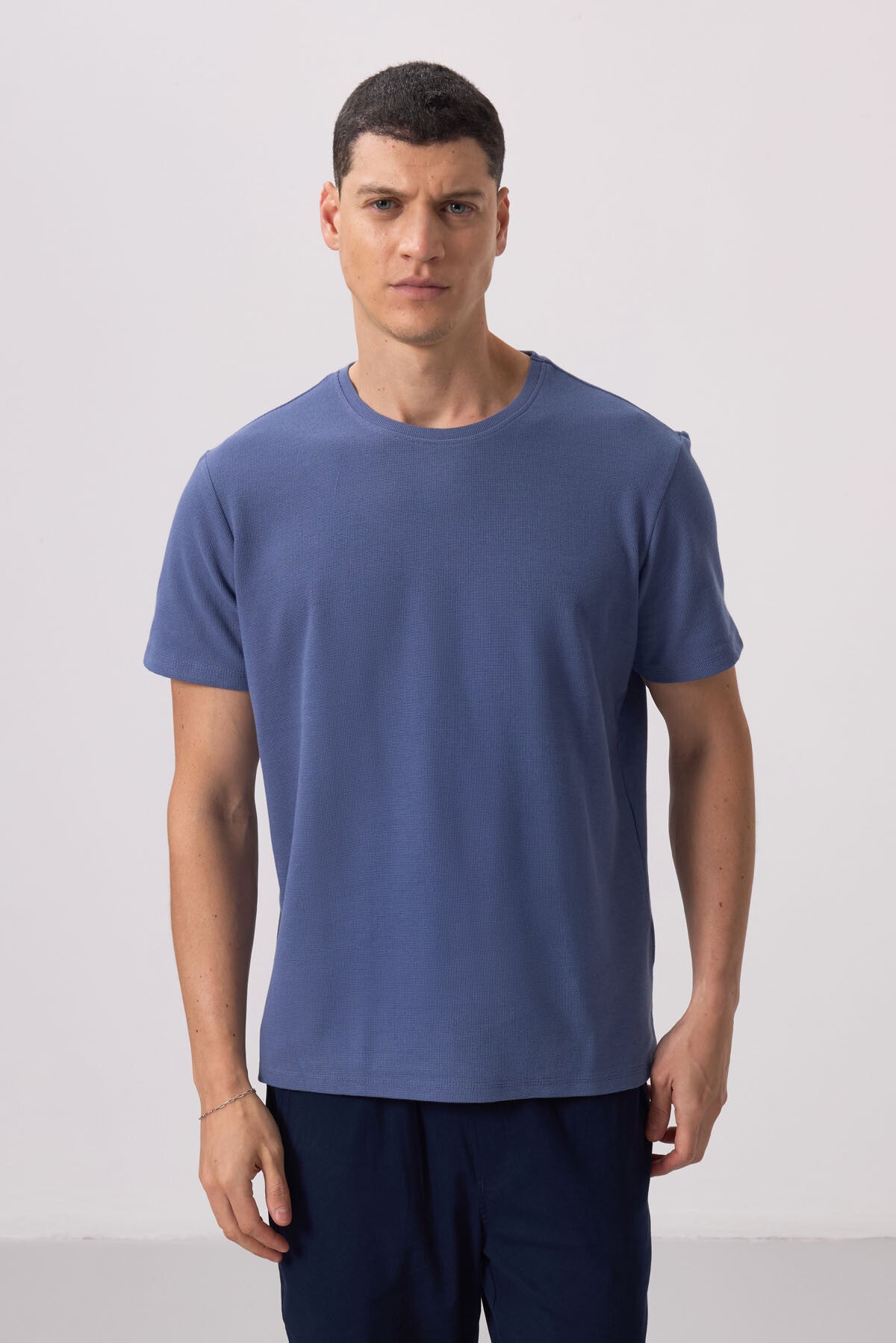 yüzeyi dokulu rahat form basic erkek t-shirt - 88436