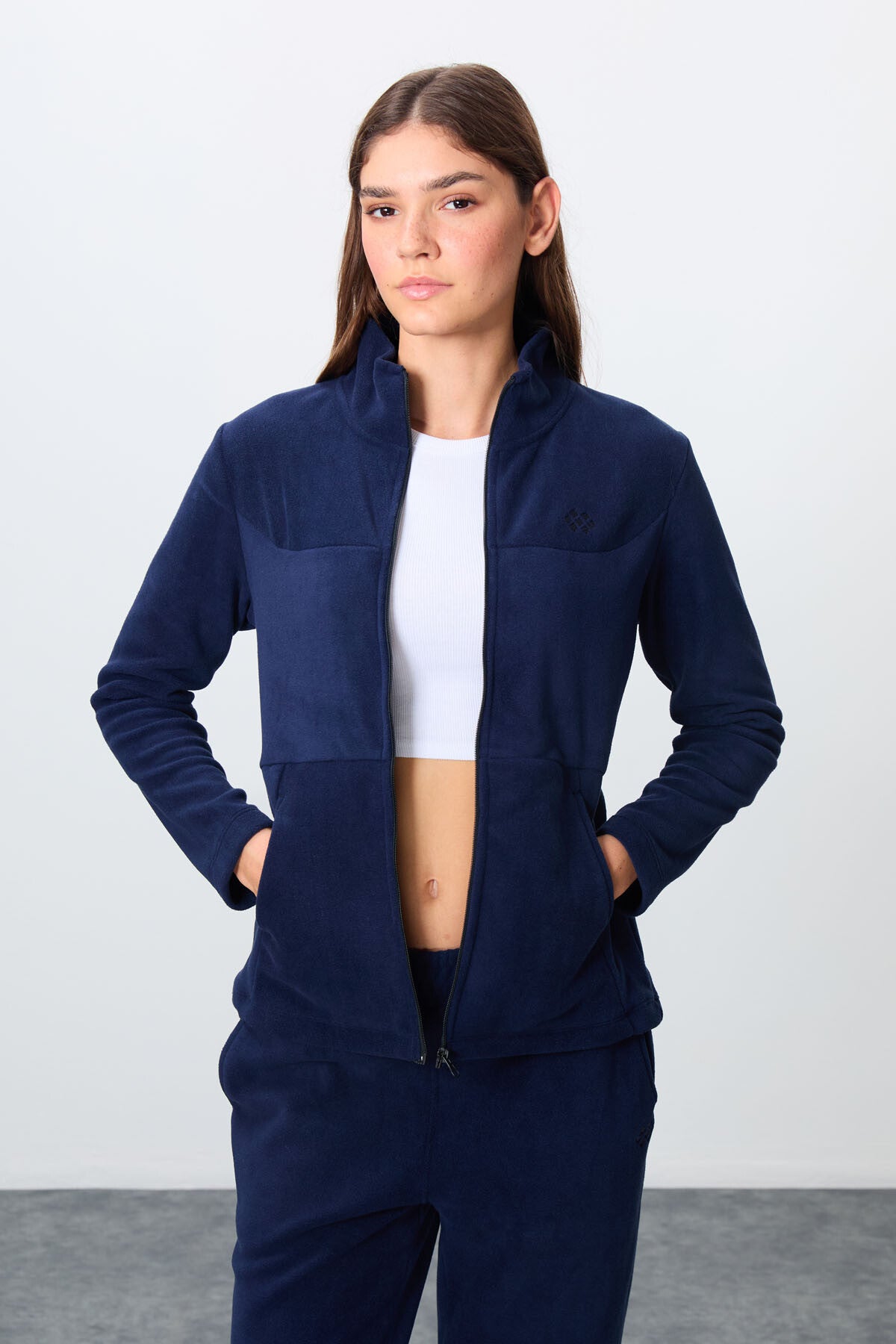 <tc>Ensemble de survêtement pour femme en polaire bleu marine, avec col montant, coupe oversize, tissu épais et doux, avec broderie - 95339</tc>